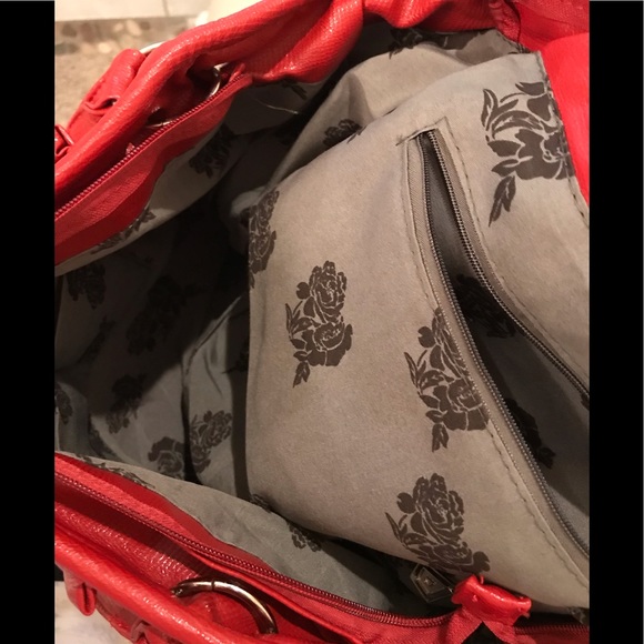 NEW RED TASSELS HOBO BAG - Picture 4 of 8